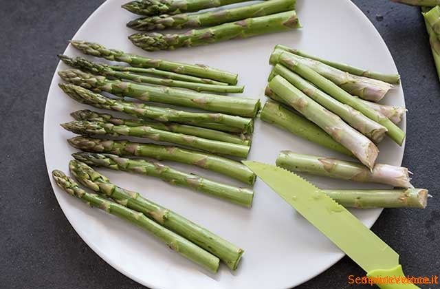 Torta salata agli asparagi
