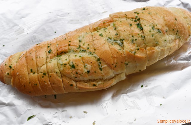 Pane all'aglio ricetta americana - Garlic Bread