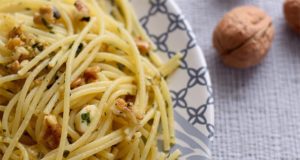 Spaghetti_con_le_noci_ricetta_Semplice_e_veloce