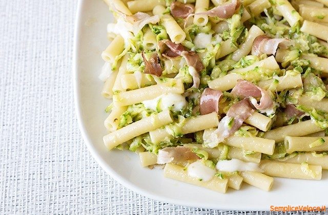 pasta_zucchine_e_speck_ricetta_semplice